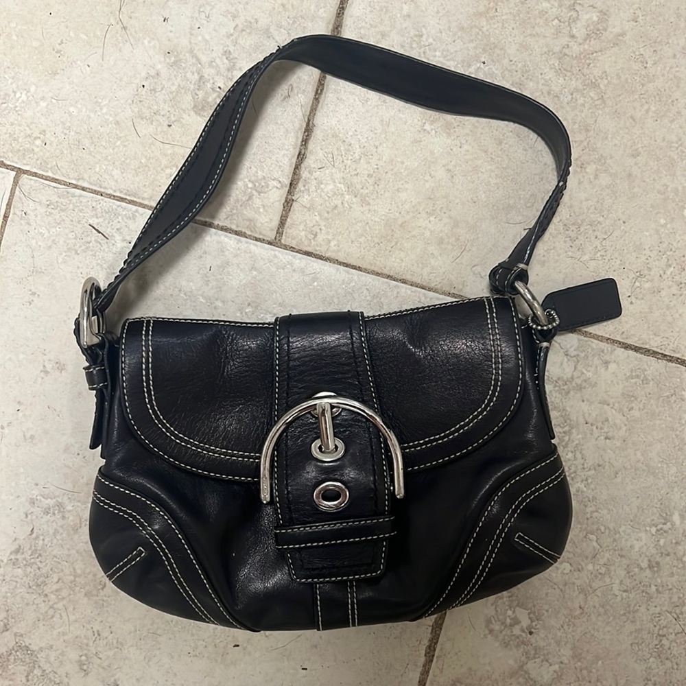 Y2K Vintage Coach - SOHO Satchel Bucket Flap Cowhide Leather Bag - Black 2007